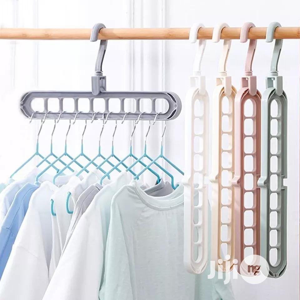 (Pack of 5)  Adjustable  Plastic Hangers